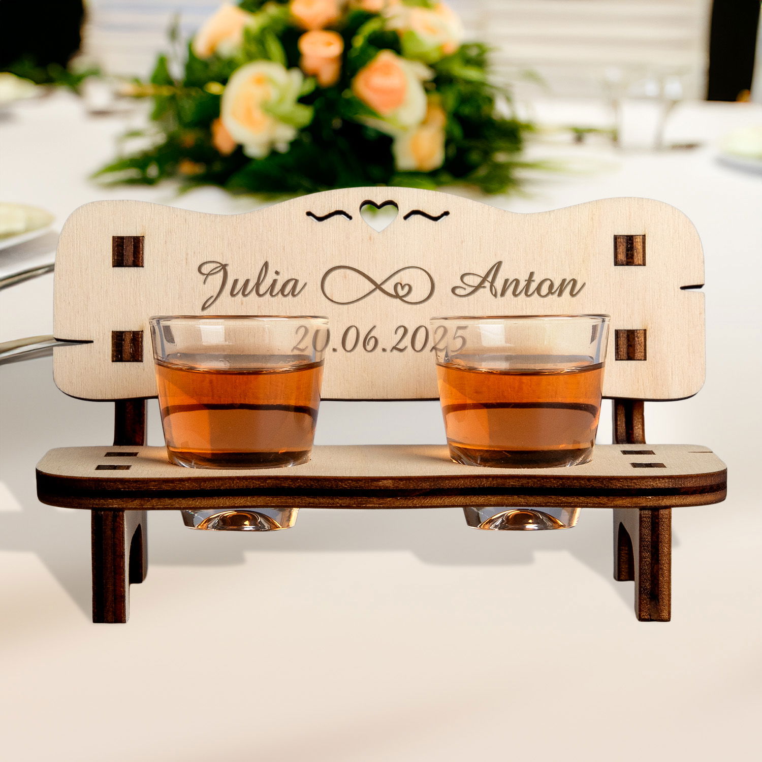 Schnapsbank mit Gravur zur Hochzeit