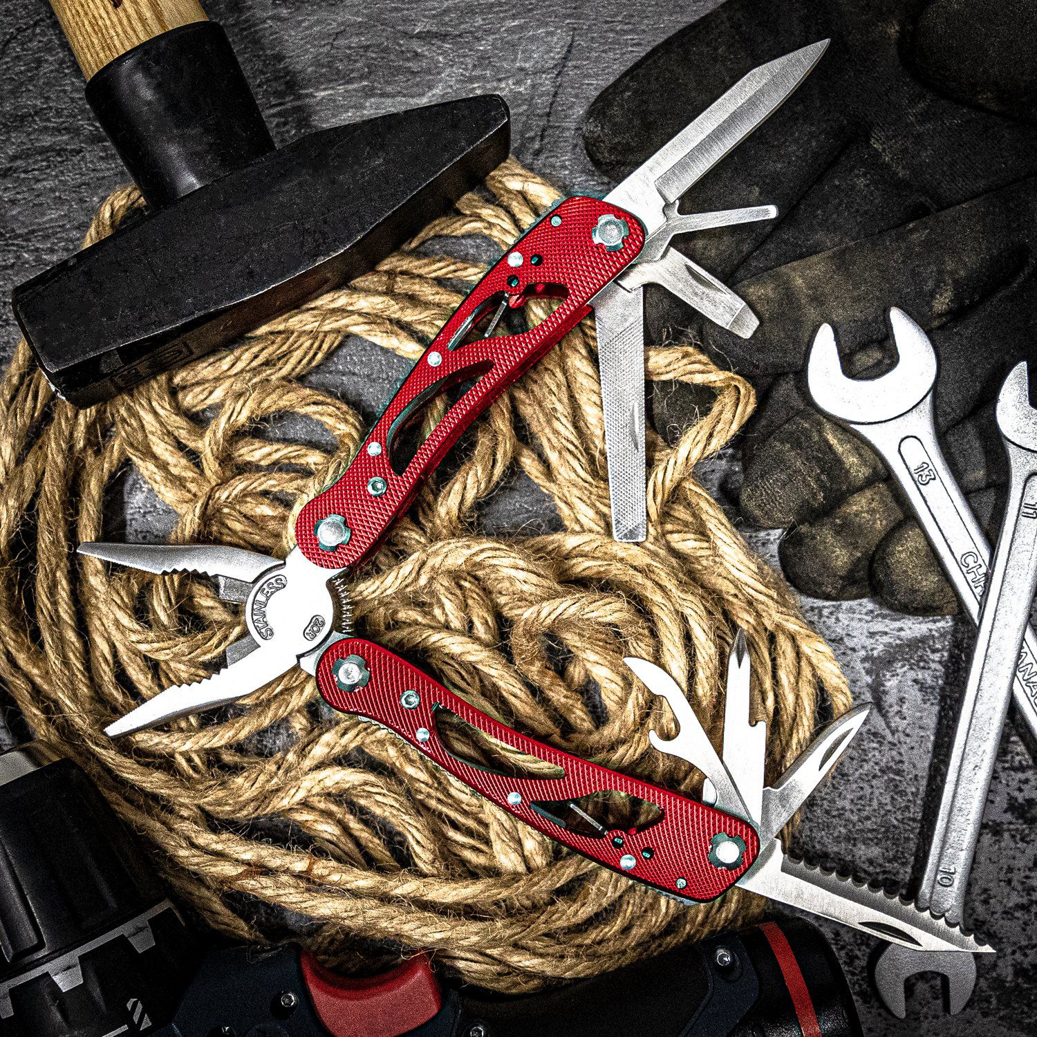 13-in-1-Multitool